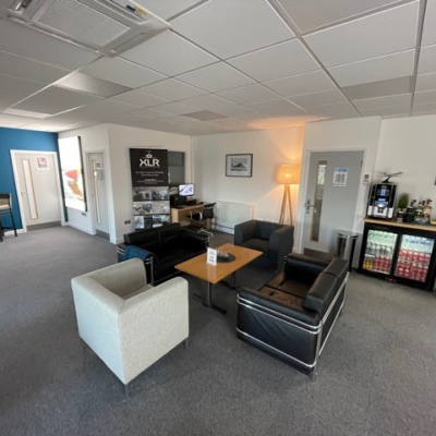 ext-lounge-2-43623.jpg