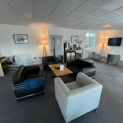 ext-lounge-3-87433.jpg